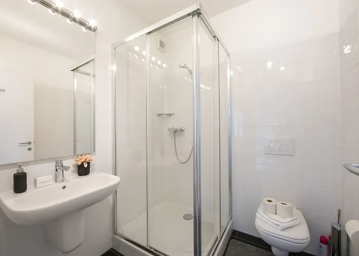 Lean - Happy アパート *